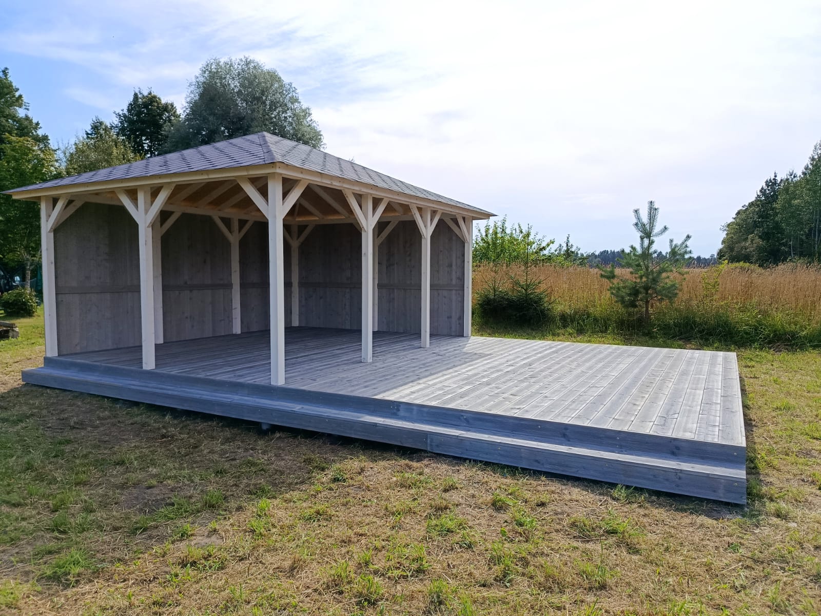 Liela koka lapene 4x5 m ar 20 m² papildu terasi